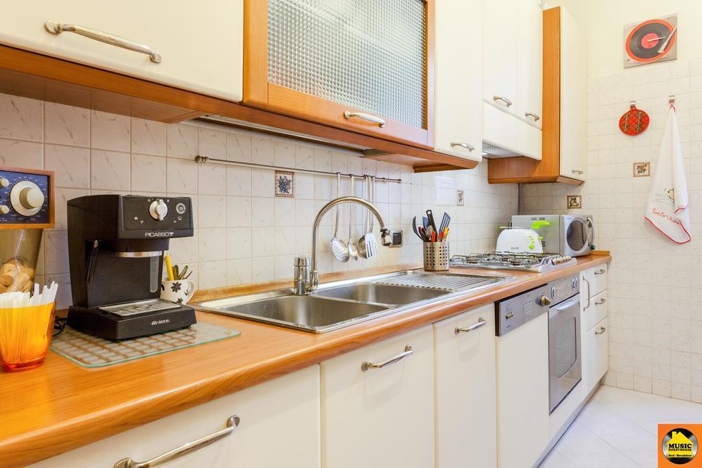 Music Guesthouse Рим Номер фото